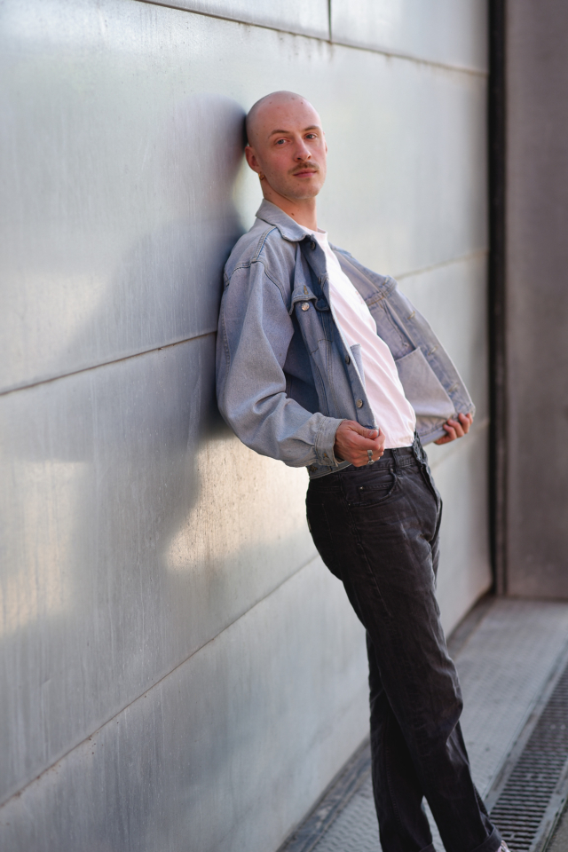 Lukas Lüdeking (er / Ihn)